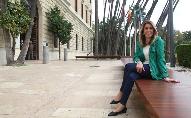 Susana Díaz, ayer en la entrada del Museo de Málaga.