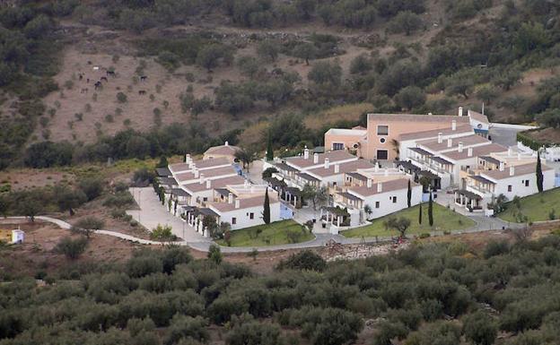 Varios grupos se interesan por abrir la Villa Turística de Periana, cerrada hace 15 años