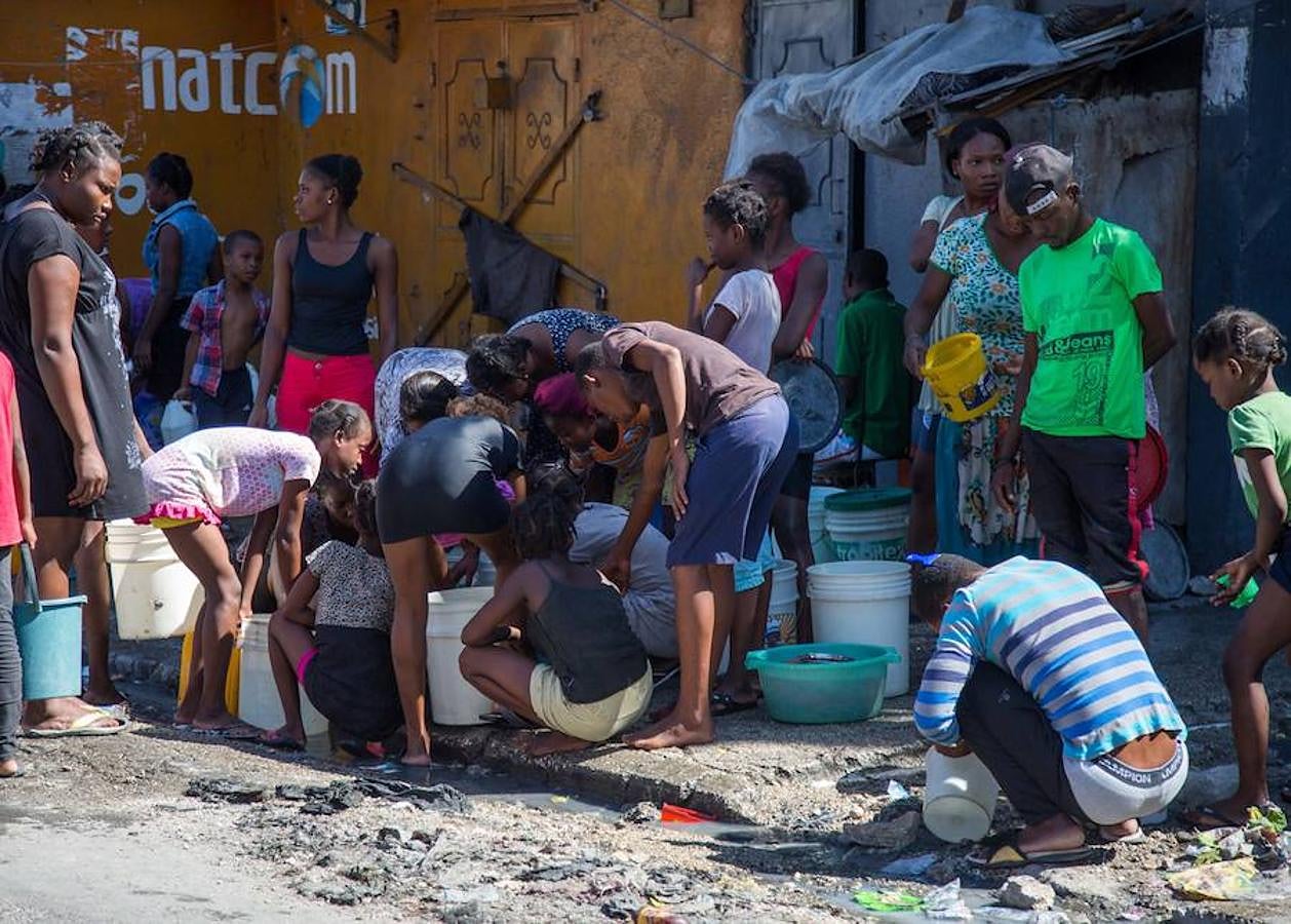 Al menos seis personas han fallecido en una revuelta contra la corrupción que va ya por su segundo día