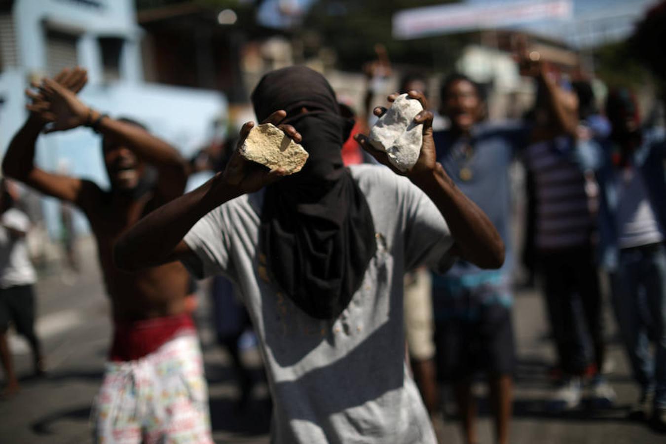 Al menos seis personas han fallecido en una revuelta contra la corrupción que va ya por su segundo día