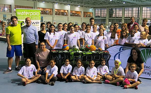 El club Waterpolo Málaga trabaja en fortalecer su sección femenina.