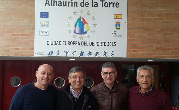 En el centro, Joaquín Cuevas y Prudencio J. Ruiz
