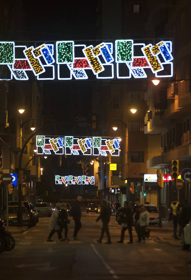 Las zonas emblemáticas de la ciudad se han iluminado este año con 2.062.104 puntos de luz leds de energía eficiente, una cifra algo superior a la del año pasado 