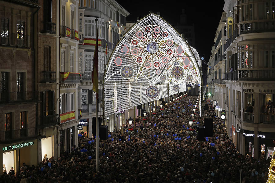 Las zonas emblemáticas de la ciudad se han iluminado este año con 2.062.104 puntos de luz leds de energía eficiente, una cifra algo superior a la del año pasado 
