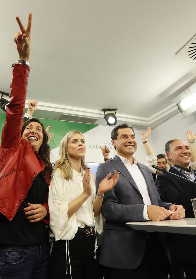 6,5 millones de electores deciden hoy sobre la resistencia del PSOE a 36 años de gobiernos y el reto de una derecha dividida a dar un vuelco histórico