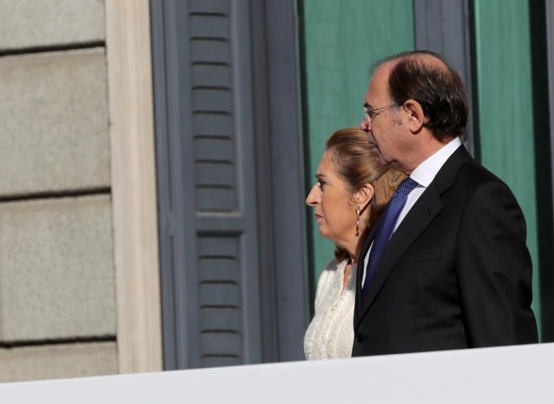 Los Reyes presiden el acto al que también asisten sus hijas, la Princesa Leonor y la infanta Sofía, y los Reyes eméritos, don Juan Carlos y doña Sofía