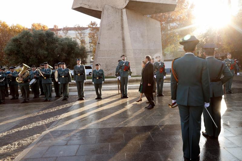 Los Reyes presiden el acto al que también asisten sus hijas, la Princesa Leonor y la infanta Sofía, y los Reyes eméritos, don Juan Carlos y doña Sofía