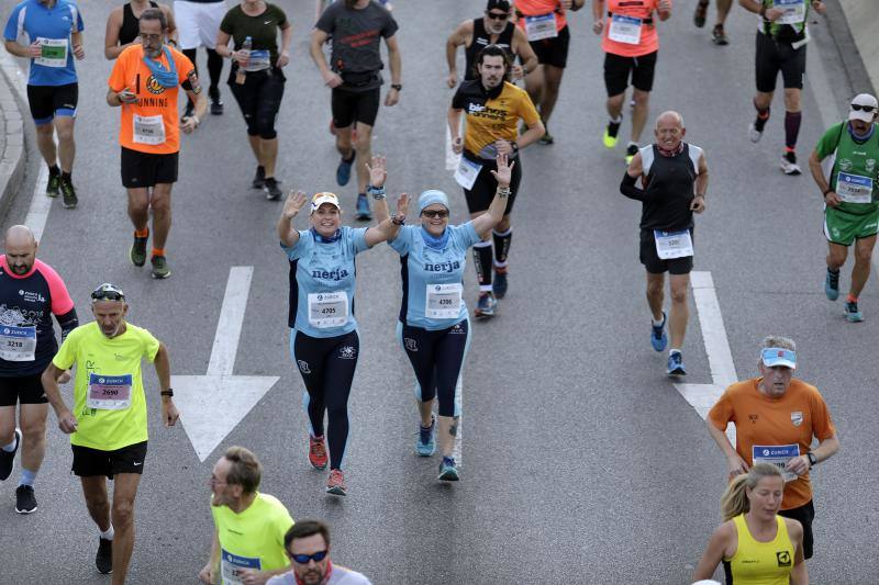 Unos 5.000 corredores participan en la novena edición de esta competición que este año tiene como novedad una prueba de 21 kilómetros