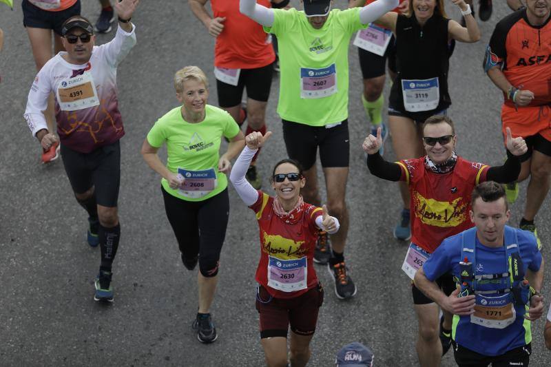 Unos 5.000 corredores participan en la novena edición de esta competición que este año tiene como novedad una prueba de 21 kilómetros