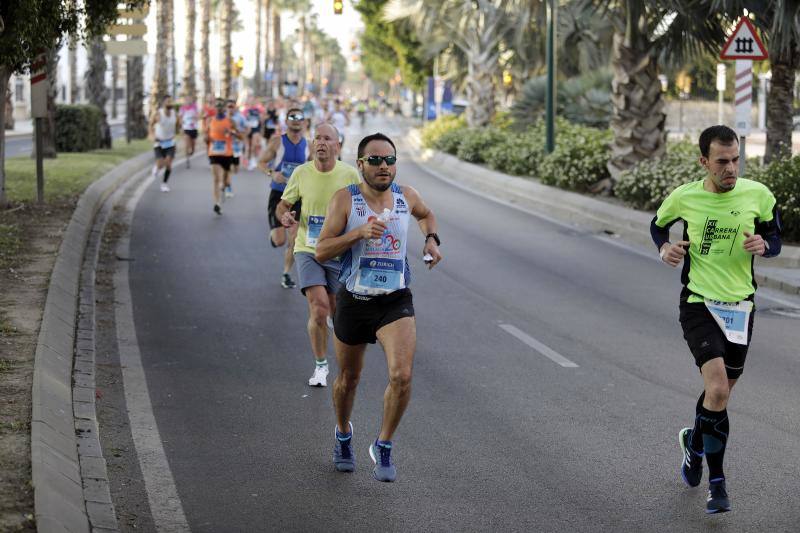 Unos 5.000 corredores participan en la novena edición de esta competición que este año tiene como novedad una prueba de 21 kilómetros