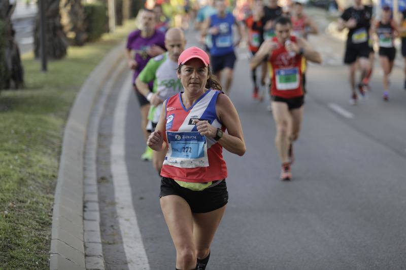 Unos 5.000 corredores participan en la novena edición de esta competición que este año tiene como novedad una prueba de 21 kilómetros