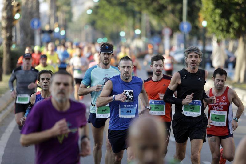Unos 5.000 corredores participan en la novena edición de esta competición que este año tiene como novedad una prueba de 21 kilómetros