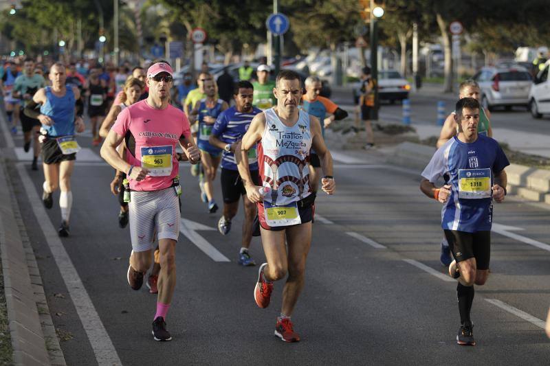 Unos 5.000 corredores participan en la novena edición de esta competición que este año tiene como novedad una prueba de 21 kilómetros