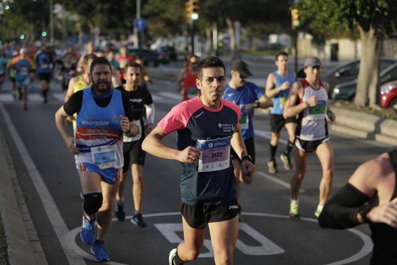 Unos 5.000 corredores participan en la novena edición de esta competición que este año tiene como novedad una prueba de 21 kilómetros