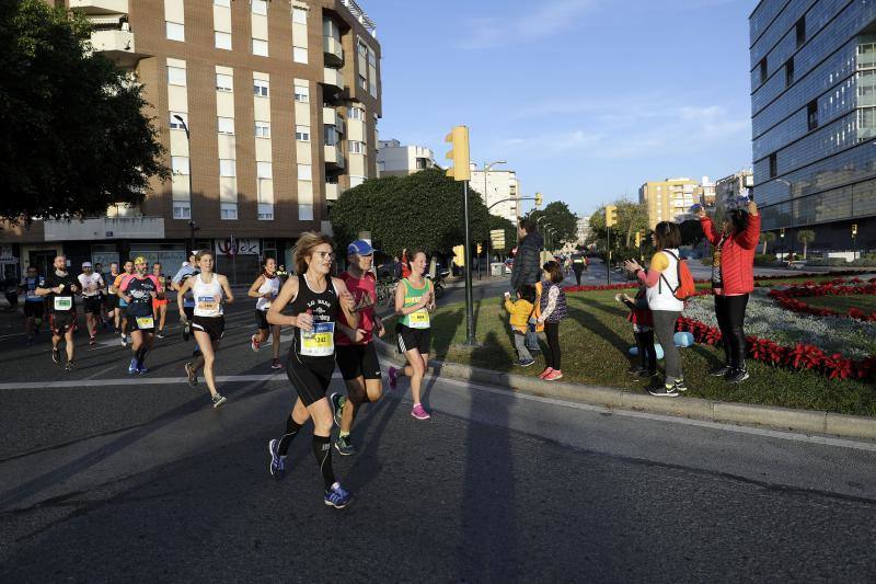 Unos 5.000 corredores participan en la novena edición de esta competición que este año tiene como novedad una prueba de 21 kilómetros