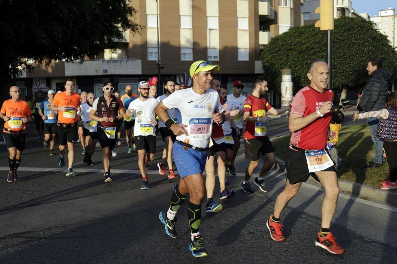 Unos 5.000 corredores participan en la novena edición de esta competición que este año tiene como novedad una prueba de 21 kilómetros