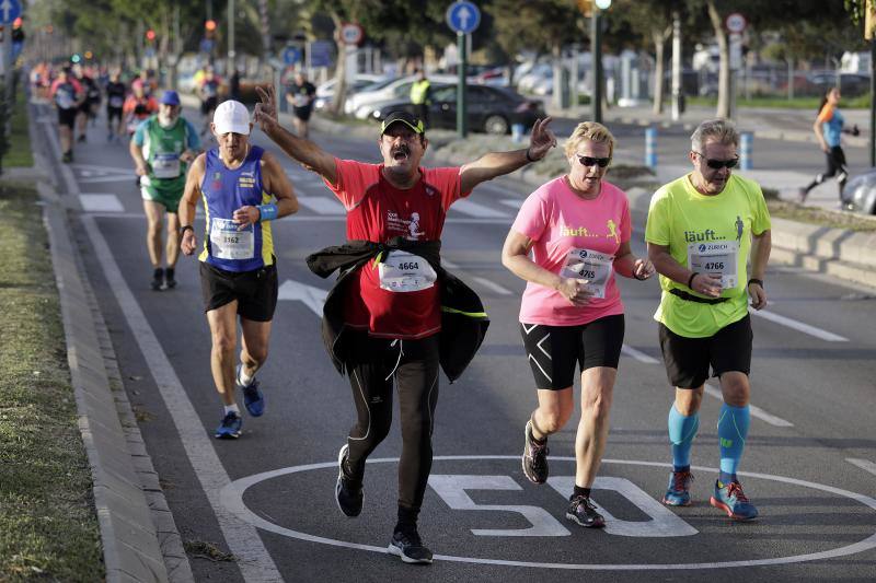 Unos 5.000 corredores participan en la novena edición de esta competición que este año tiene como novedad una prueba de 21 kilómetros