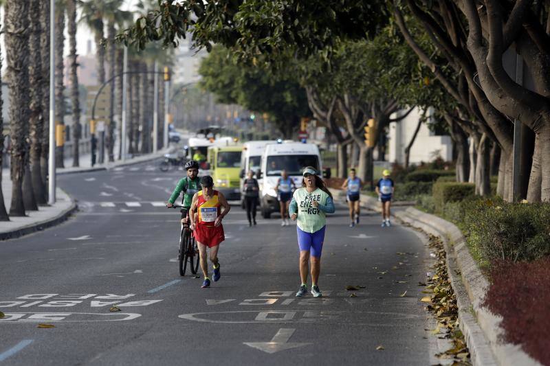 Unos 5.000 corredores participan en la novena edición de esta competición que este año tiene como novedad una prueba de 21 kilómetros