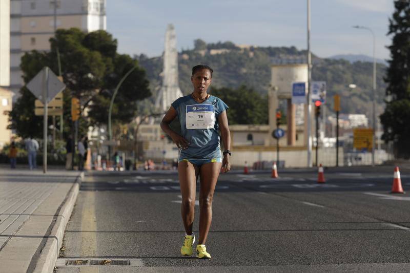 Unos 5.000 corredores participan en la novena edición de esta competición que este año tiene como novedad una prueba de 21 kilómetros