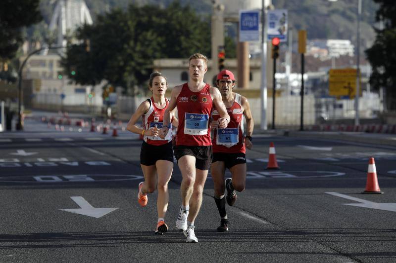 Unos 5.000 corredores participan en la novena edición de esta competición que este año tiene como novedad una prueba de 21 kilómetros