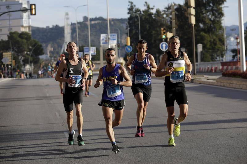 Unos 5.000 corredores participan en la novena edición de esta competición que este año tiene como novedad una prueba de 21 kilómetros