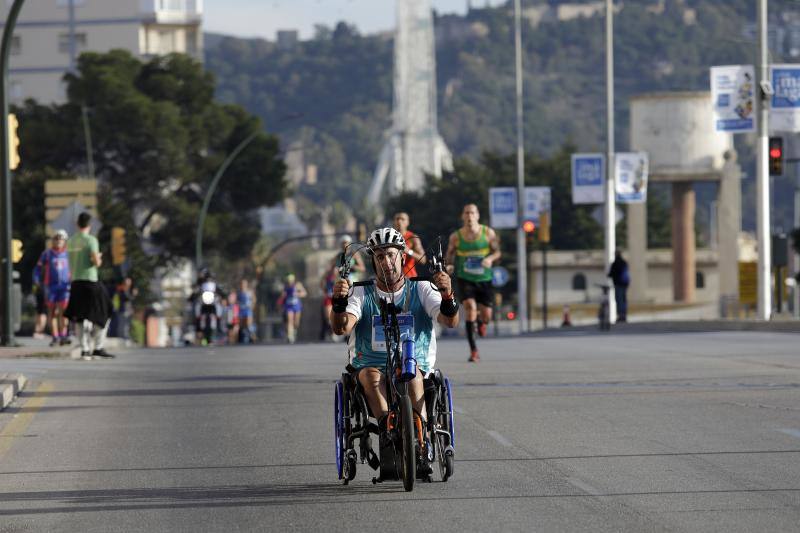 Unos 5.000 corredores participan en la novena edición de esta competición que este año tiene como novedad una prueba de 21 kilómetros