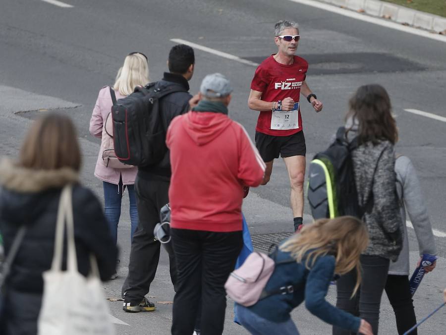 Unos 5.000 corredores participan en la novena edición de esta competición que este año tiene como novedad una prueba de 21 kilómetros