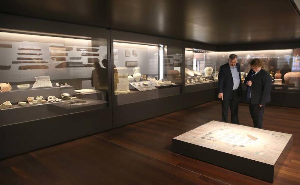 La colección arqueológica del Museo de Málaga ronda las 2.000 obras expuestas en la Aduana. 