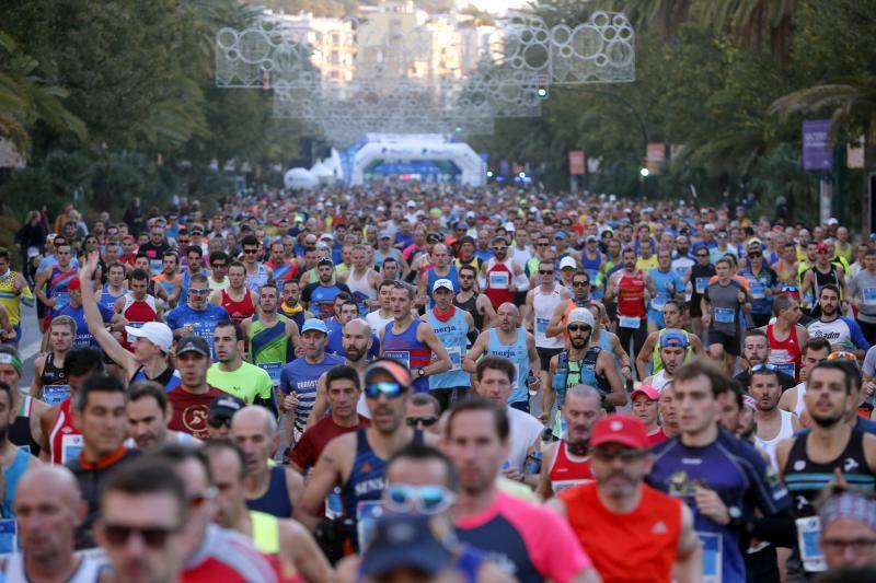Unos 5.000 corredores participan en la novena edición de esta competición que este año tiene como novedad una prueba de 21 kilómetros