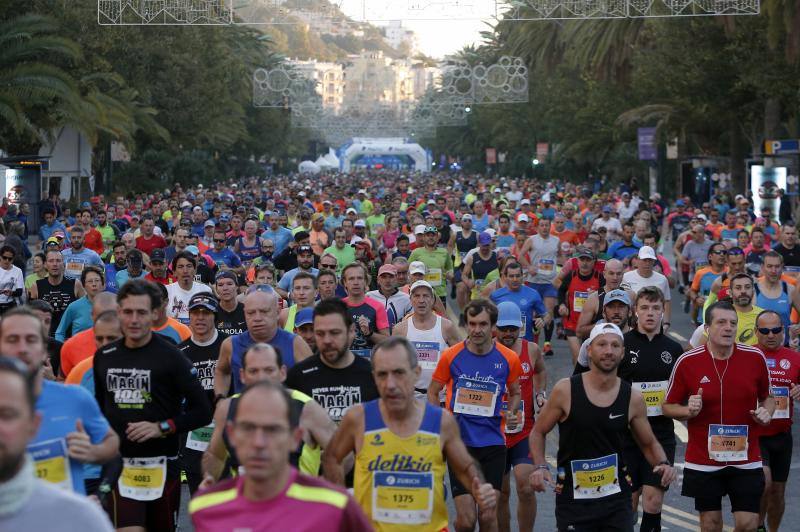 Unos 5.000 corredores participan en la novena edición de esta competición que este año tiene como novedad una prueba de 21 kilómetros