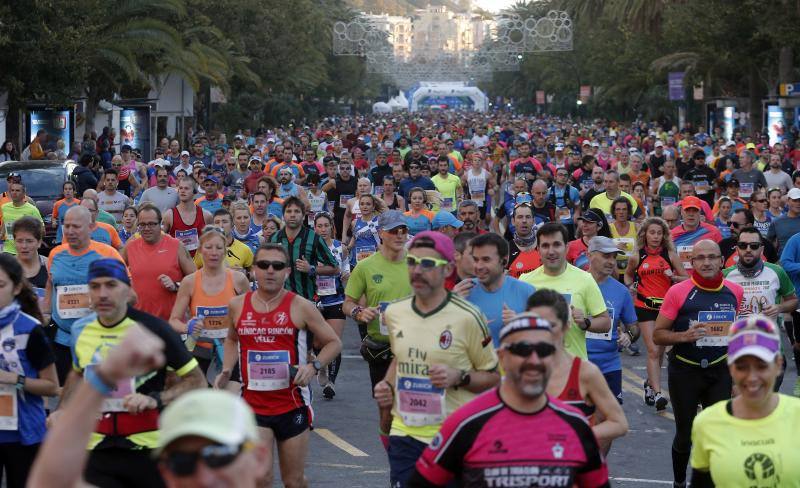 Unos 5.000 corredores participan en la novena edición de esta competición que este año tiene como novedad una prueba de 21 kilómetros