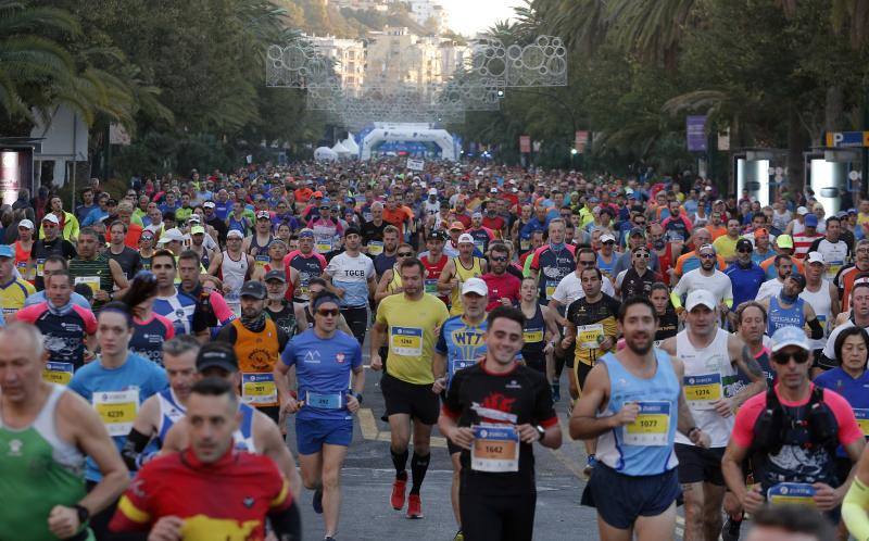 Unos 5.000 corredores participan en la novena edición de esta competición que este año tiene como novedad una prueba de 21 kilómetros
