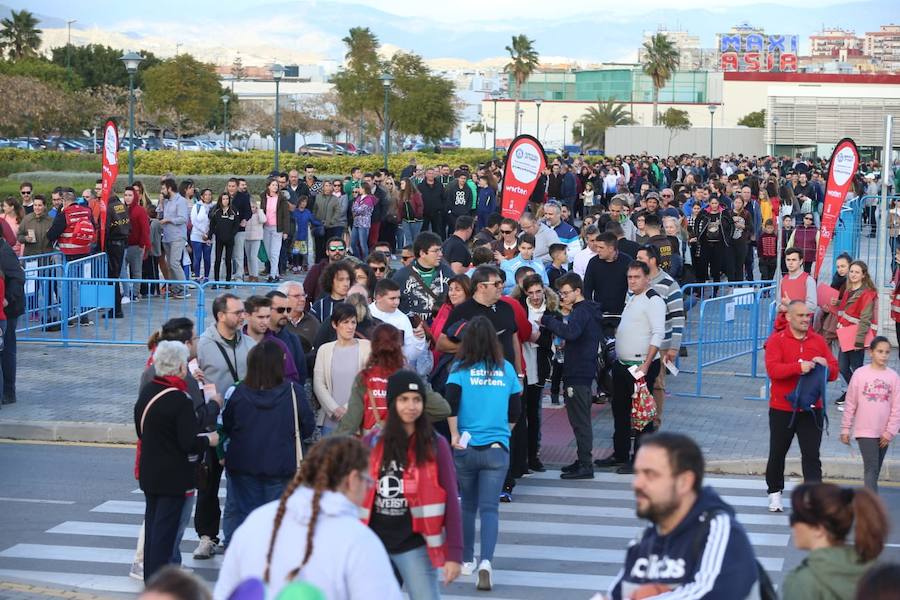 Las cuentas oficiales se quedaban en 6.558 personas botando el balón a la vez durante cinco minutos junto al Palacio de los Deportes José María Martín Carpena.