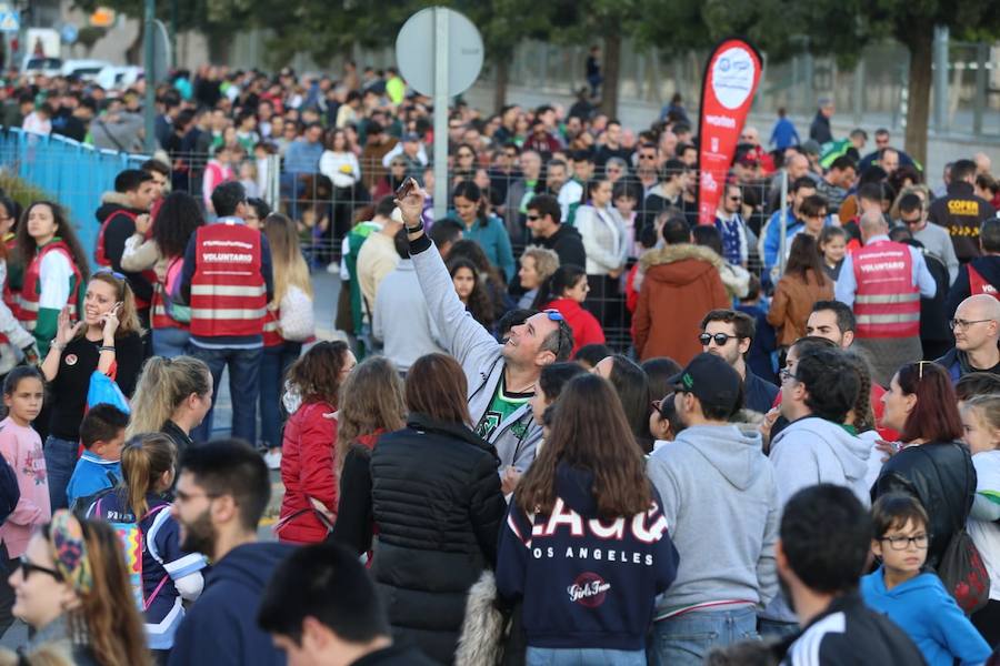 Las cuentas oficiales se quedaban en 6.558 personas botando el balón a la vez durante cinco minutos junto al Palacio de los Deportes José María Martín Carpena.