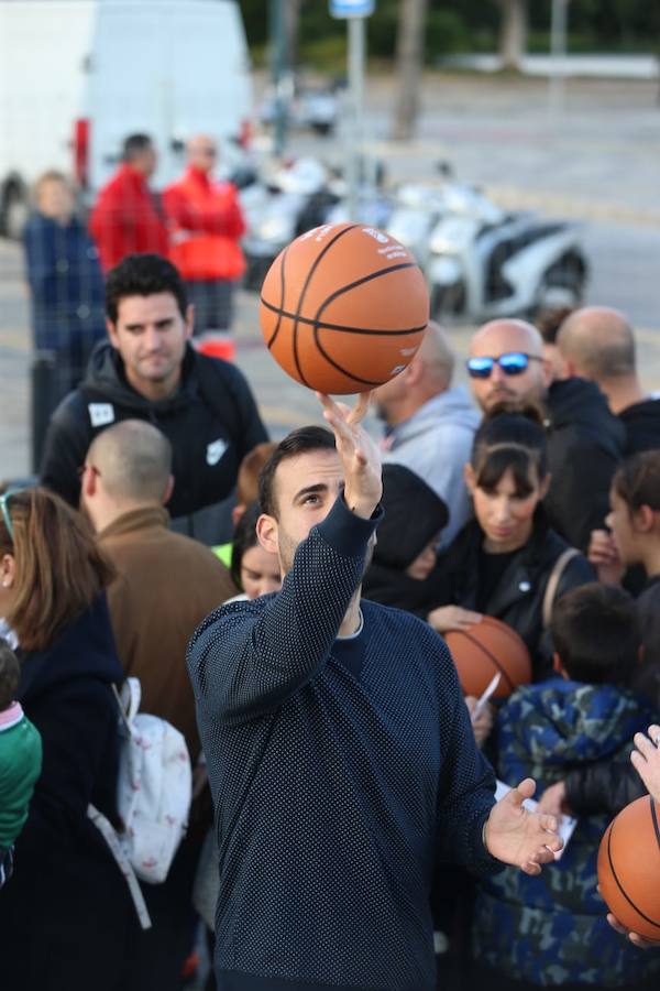 Las cuentas oficiales se quedaban en 6.558 personas botando el balón a la vez durante cinco minutos junto al Palacio de los Deportes José María Martín Carpena.