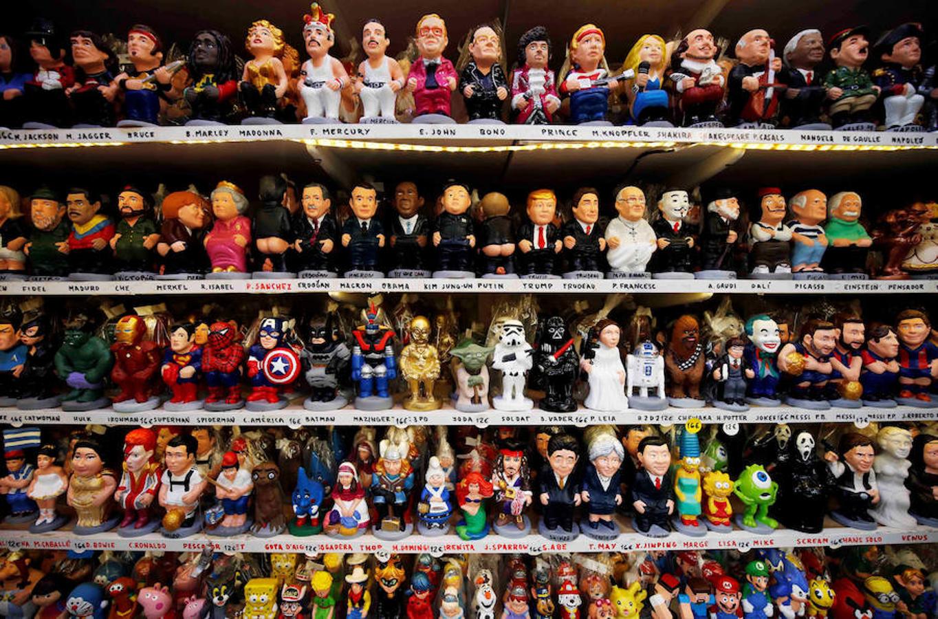 Messi, Puigdemont, Macron o Bob Marley, entre los destacados de estas tradicionales figuritas.