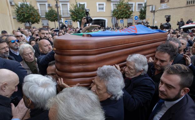 Multitudinario adiós a Chiquetete