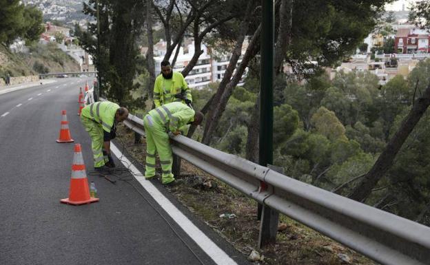 Operarios trabajando en la zona.