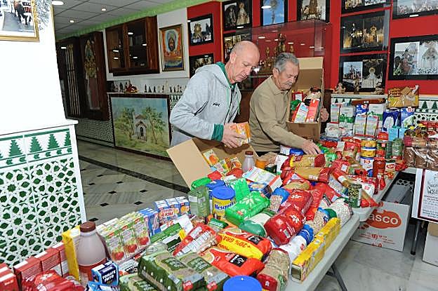 Productos recogidos por los Romeros de San Bernabé en su Casa Hermandad. 