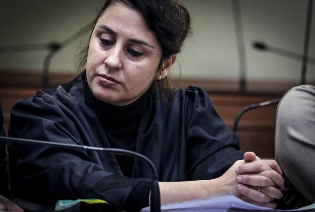 La letrada Seda Basay-Yildiz, en el juicio contra la terrorista neonazi Beate Zschäpe. :: christof stache / afp
