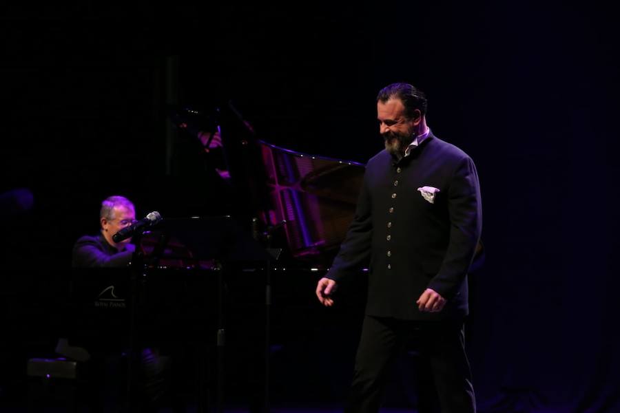 Fotos: Concierto de Carlos Álvarez en el Auditorio Edgar Neville