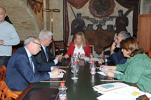 Reunión mantenida ayer en el Ayuntamiento. 