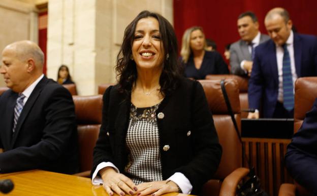 Marta Bosquet, en el Parlamento poco antes de tomar posesión de su cargo de presidenta de la Cámara el pasado jueves. 