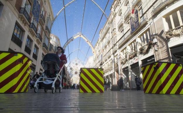 Así son los nuevos bolardos móviles que se instalan en Málaga para la cabalgata