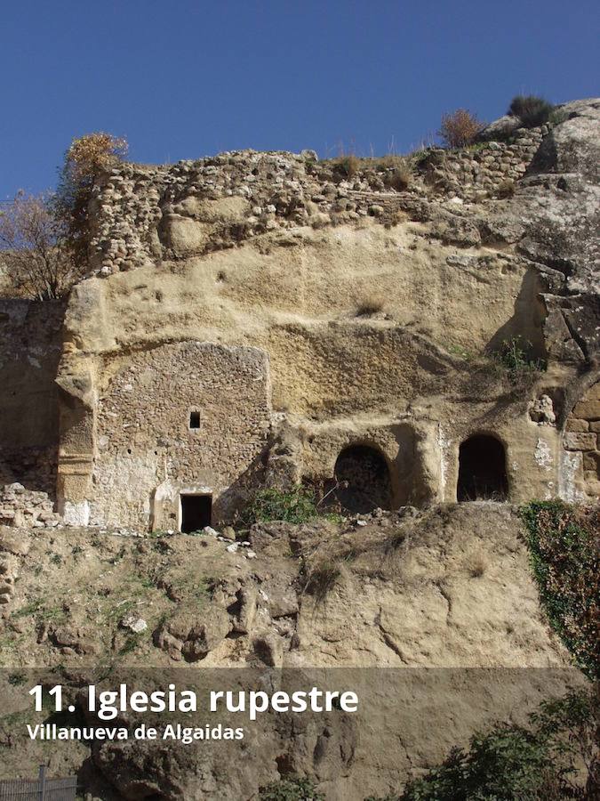 Junto a la carretera local que comunica este pueblo con el barrio de La Atalaya y Cuevas Bajas, se encuentra una de las iglesias eremíticas más importantes de Andalucía. Se trata de una antigua iglesia rupestre, de origen mozárabe, construida entre los siglos IX y X. Los restos del templo están formados por dos cavidades independientes. Junto a esta antigua iglesia se encuentran los restos de un antiguo convento franciscano, que fue fundado por el primer Duque de Osuna en el año 1566. Por allí pasa una ruta en la que confluyen grandes recorridos muy importantes, como la Gran Senda de Málaga o el Camino Mozárabe. No muy lejos de este valioso enclave se puede ver el puente medieval del arroyo Bebedero. Lee el reportaje completo  aquí