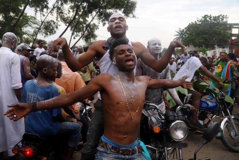 Horas antes del anuncio de la victoria del opositor Félix Tshisekedi, grupos de activistas animaron a tomar las calles ante el temor de una falta de «verdad» en las urnas