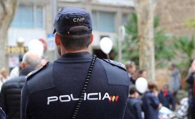 Detenido en Málaga el encargado de un supermercado por tocarle el pecho y las nalgas a una compañera
