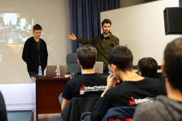 Masterclass por parte de Patrick Phillips y Oli Jacobs en la biblioteca de la Escuela de Telecomunicación. 