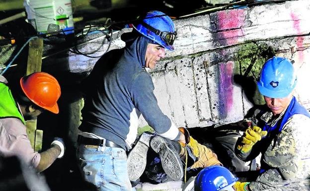 2 días resistieron los menores bajo los escombros tras el terremoto.