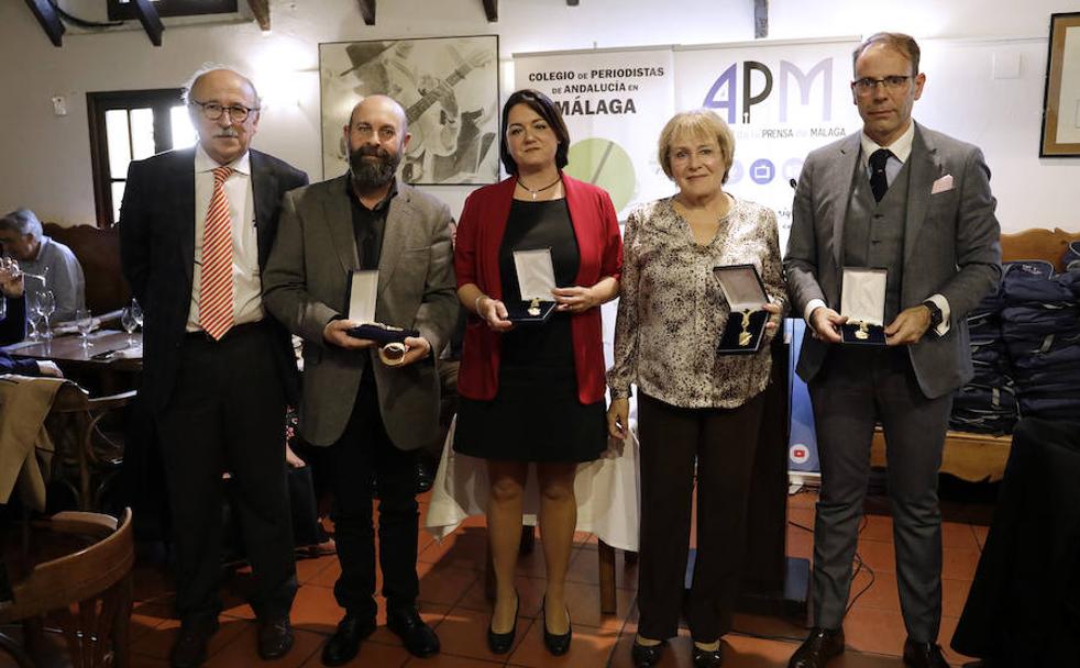 Foto de familia de los distinguidos este año por la Asociación de la Prensa de Málaga. 